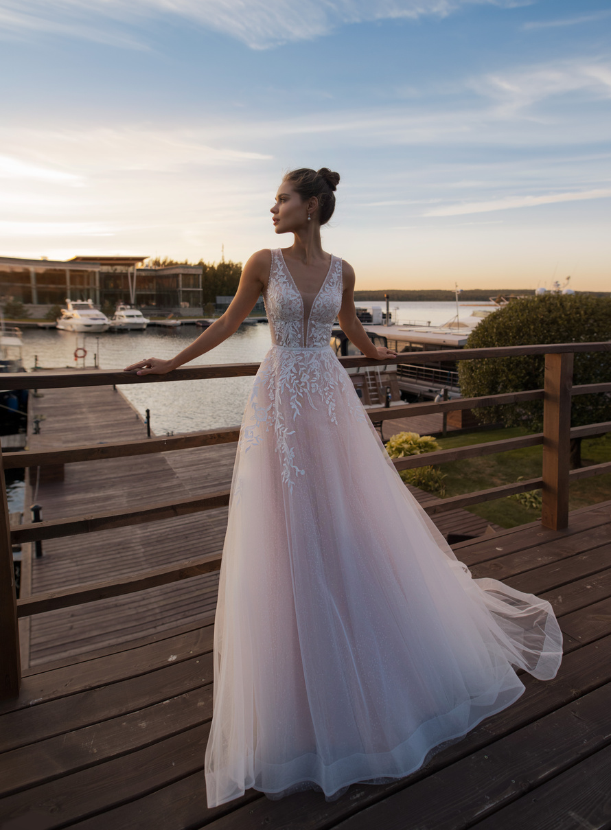 Купить свадебное платье «Лоули» Натальи Романовой из коллекции 2019 в Краснодаре