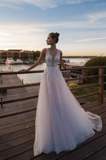 Купить свадебное платье «Лоули» Натальи Романовой из коллекции 2019 в Санкт-Петербурге