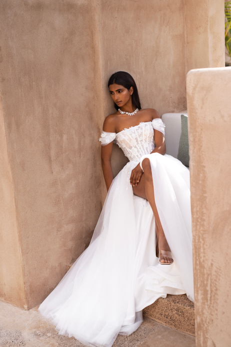 Wedding dresses with open back
