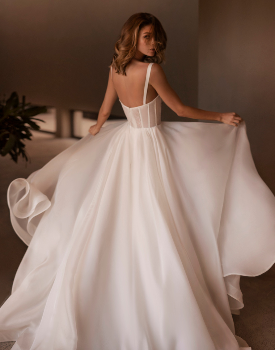 Купить свадебное платье Уэнздей Наталья Романова из коллекции 2024 года в салоне «Мэри Трюфель»