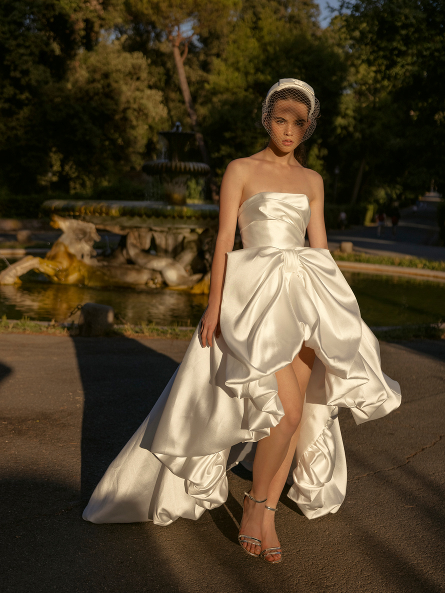 Купить свадебное платье «Николетта» Бламмо Биамо из коллекции Гармония Любви 2023 года в салоне «Мэри Трюфель»