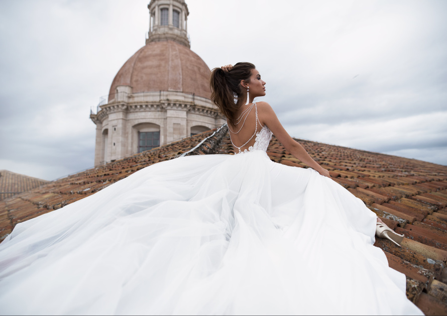 Купить свадебное платье «Арт. 18052» Луссано Брайдал из коллекции 2019 в Краснодаре