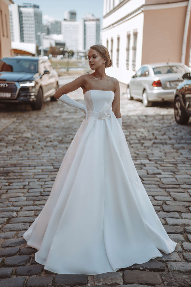 Купить свадебное платье принцесса «Клод» Анже Этуаль покроя из коллекции Леди Перл 2021 года в салоне «Мэри Трюфель»