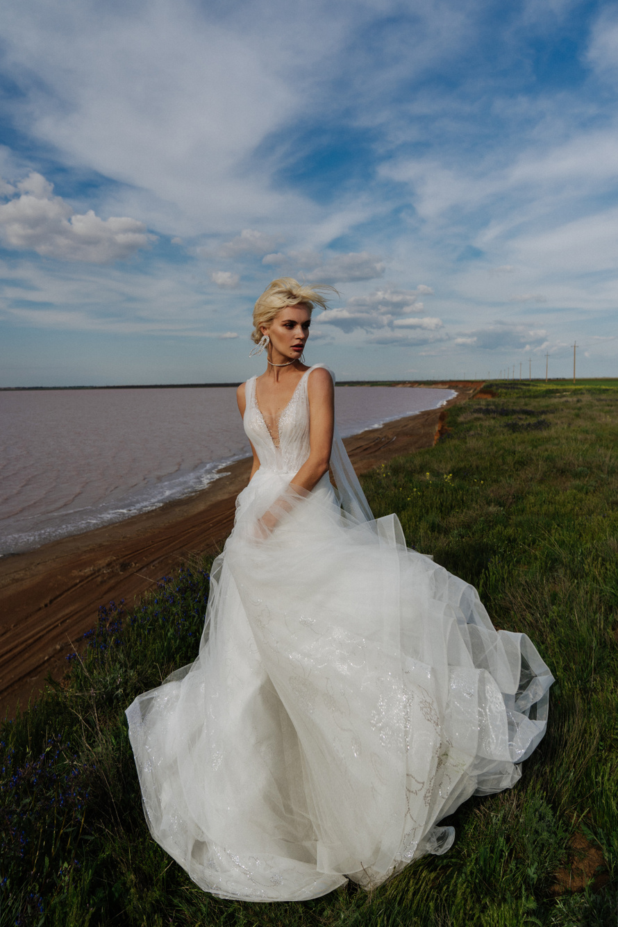 Купить свадебное платье «Таис» Наталья Романова из коллекции Блаш 2022 года в салоне «Мэри Трюфель»