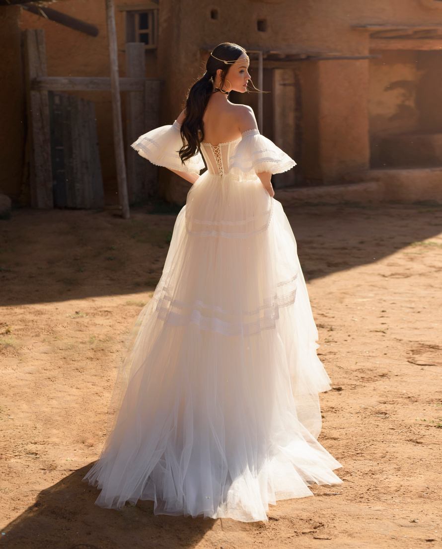 Купить свадебное платье «Флая» Кукла из коллекции Азия 2023 года в салоне «Мэри Трюфель»
