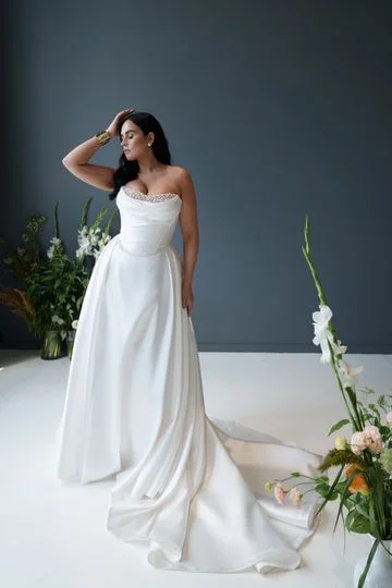 Свадебные платья больших размеров