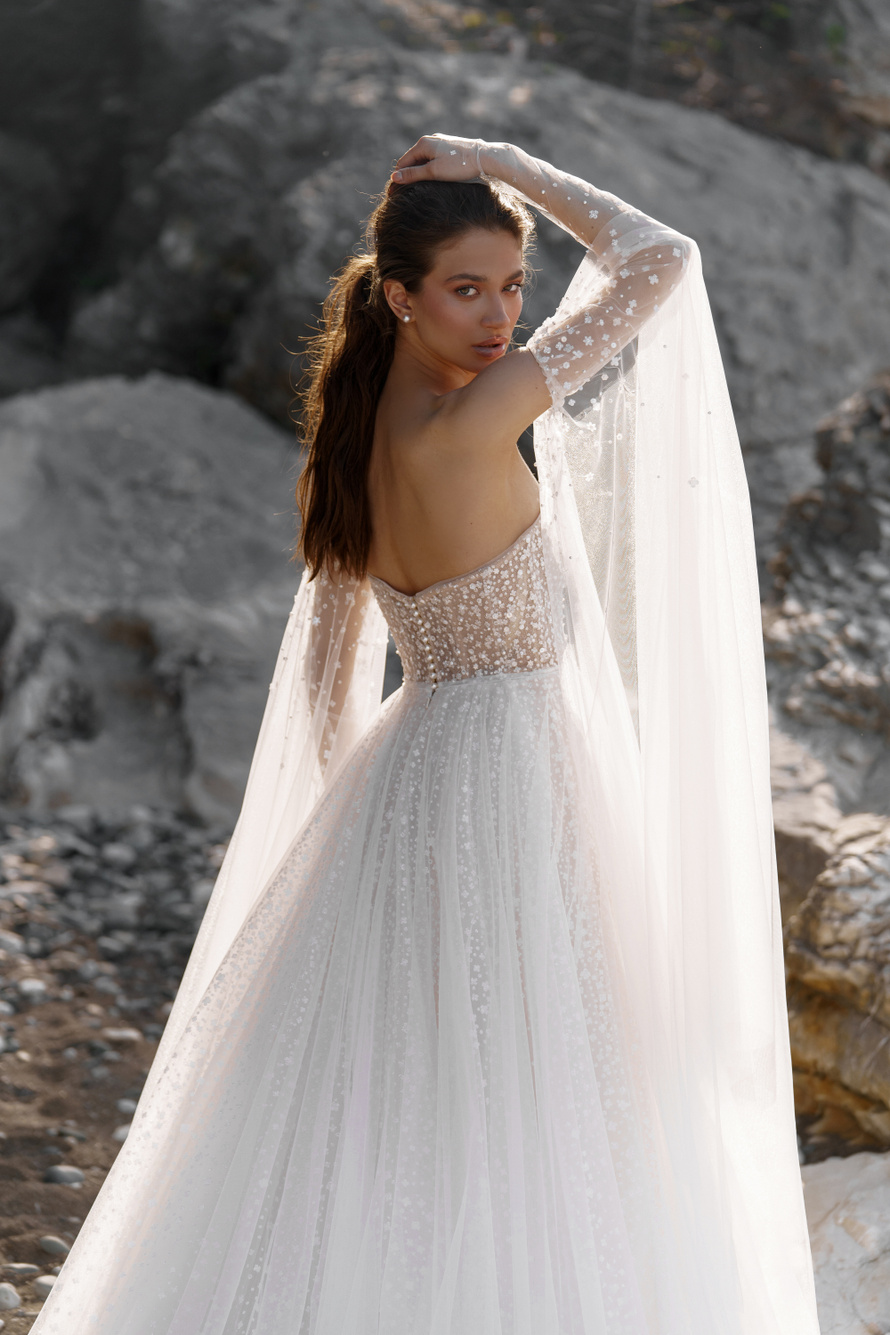 Купить свадебное платье «Бэлла» Натальи Романовой из коллекции Сандримс 2023 года в салоне «Мэри Трюфель»
