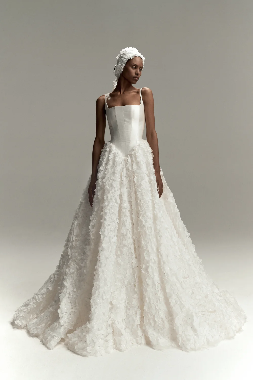 Свадебные платья дороже 100 тысяч рублей