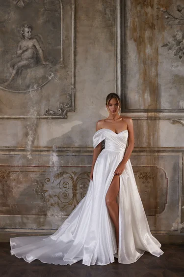 Лучшие свадебные платья до 80 тысяч рублей  