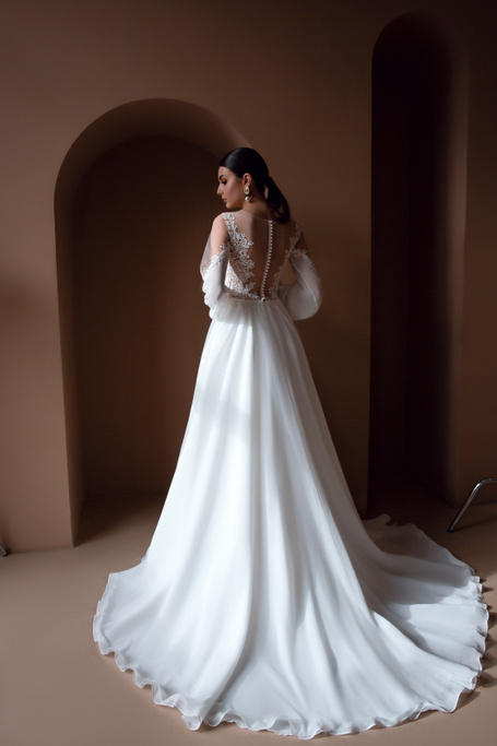 Купить свадебное платье Тэйл Армония из коллекции 2021 года в салоне «Мэри Трюфель»