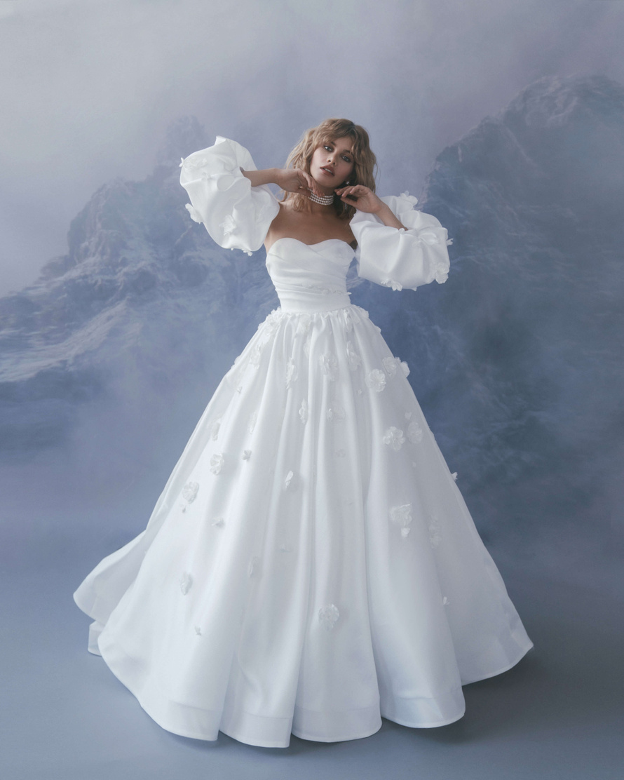 Купить свадебное платье «Бриджит» Бламмо Биамо из коллекции Сказка 2022 года в салоне «Мэри Трюфель»