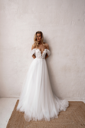 Купить свадебное платье «Таира» Наталья Романова из коллекции 2025 года в салоне «Мэри Трюфель»