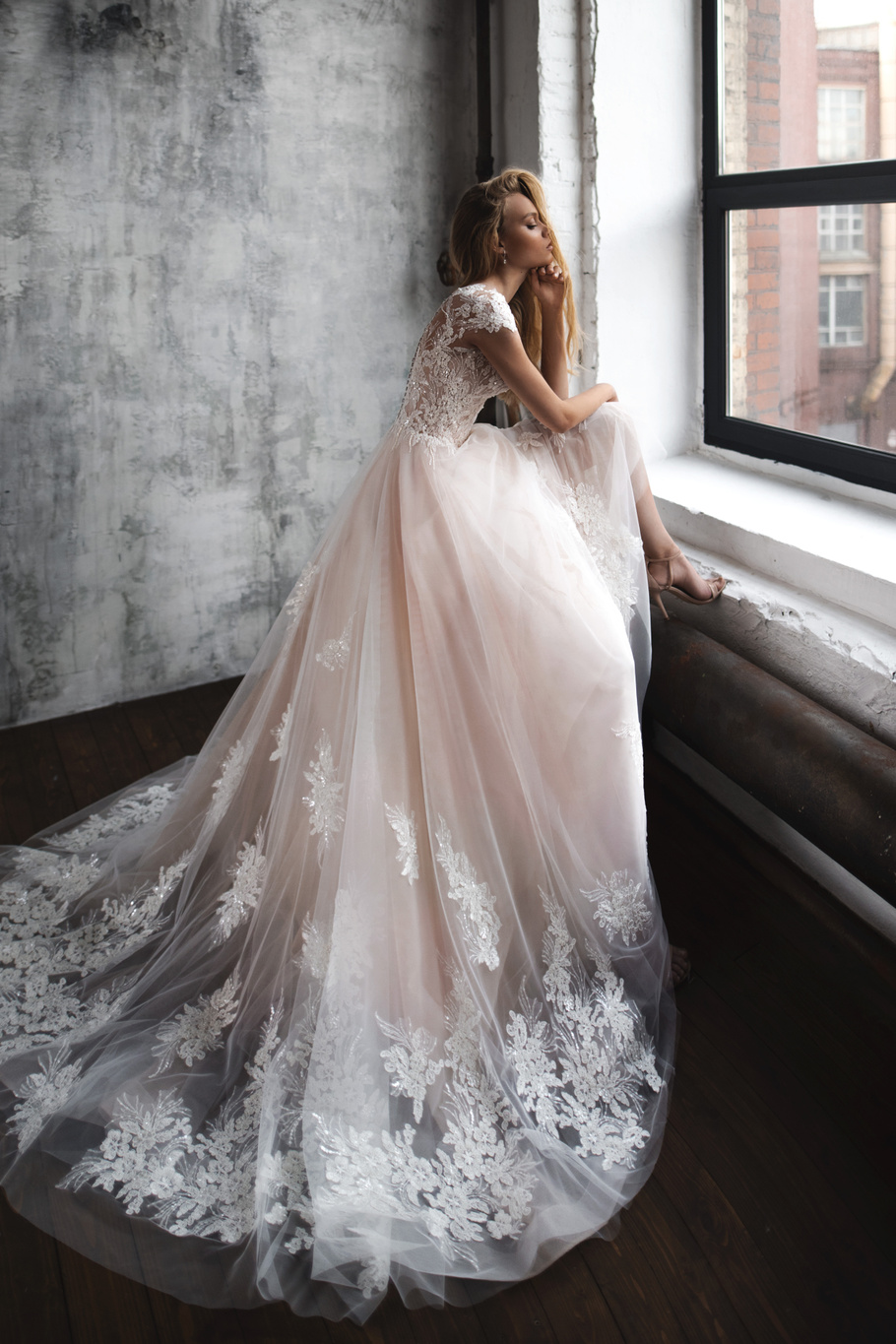 Купить свадебное платье «Лимеренс» Натальи Романовой из коллекции 2018 в интернет-магазине «Мэри Трюфель»