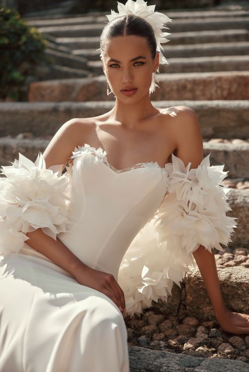 Wedding dresses up to 5 000$