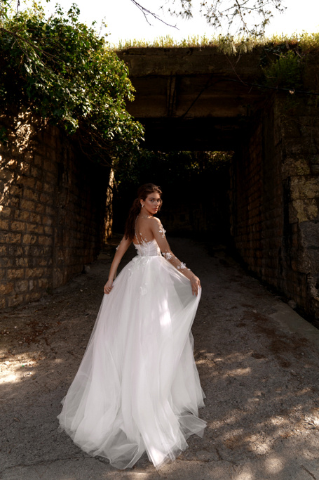 Купить свадебное платье «Лимани» Натальи Романовой из коллекции Сандримс 2023 года в салоне «Мэри Трюфель»