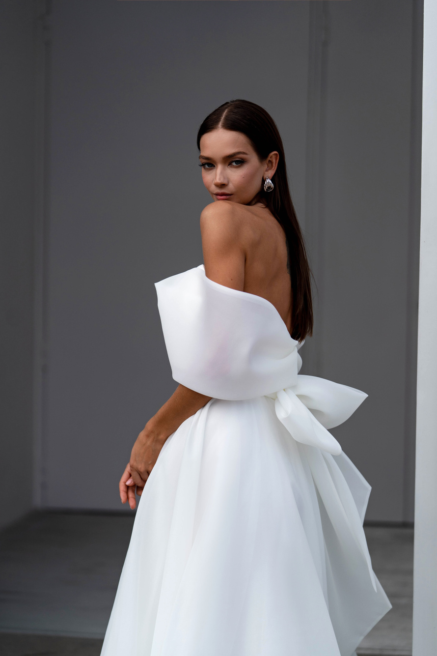 Купить свадебное платье «Виола» Сонеста из коллекции 2023 года в салоне «Мэри Трюфель»