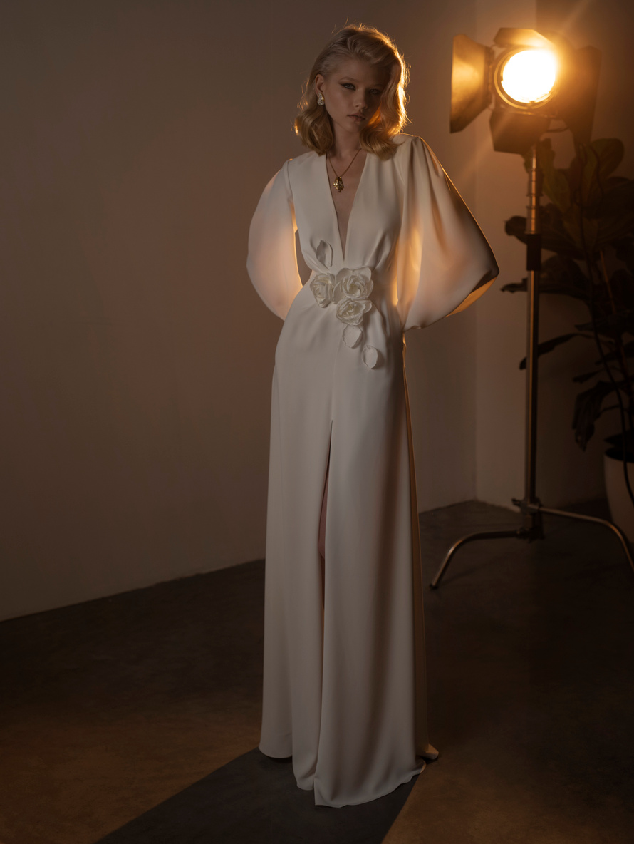 Купить свадебное платье Кристал Эйв из коллекции 2023 года в салоне «Мэри Трюфель»