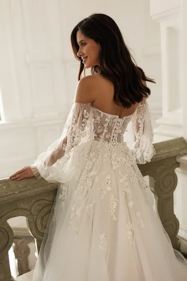 Купить свадебное платье «Софи» Эстелавия из коллекции Одна на миллион 2024 года в салоне «Мэри Трюфель» Софи