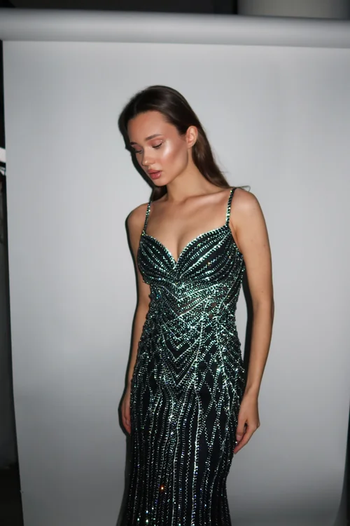 Купить вечернее платье из вечерней коллекции 2025 в салоне «Мэри Трюфель» Арт.506-25