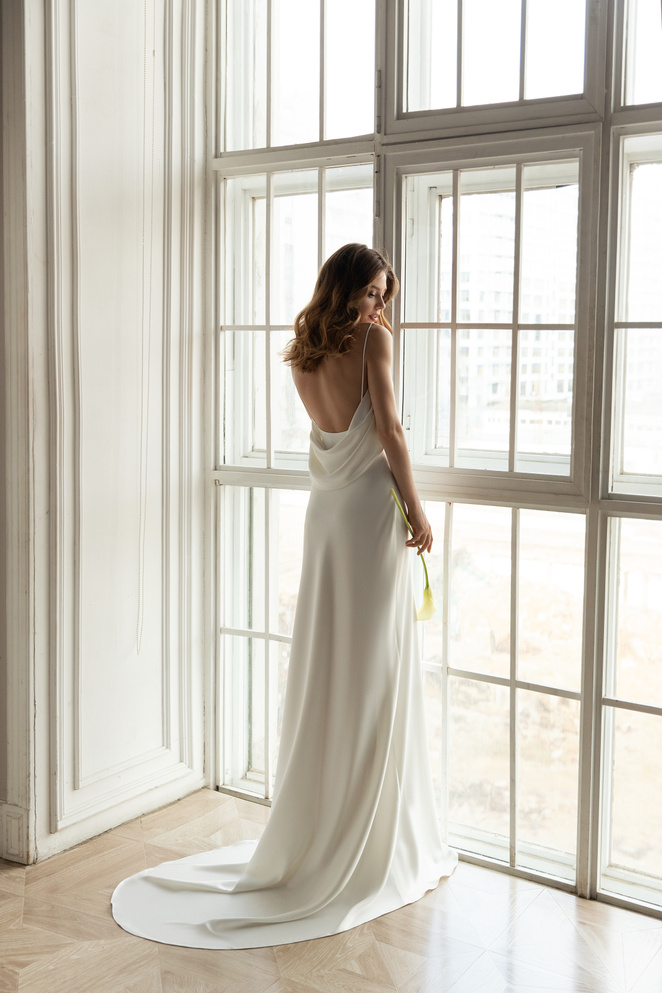 Свадебное платье «Сиа» Евы Лендел — купить в Краснодаре платье Сиа из коллекции "Меньше значит больше"2021