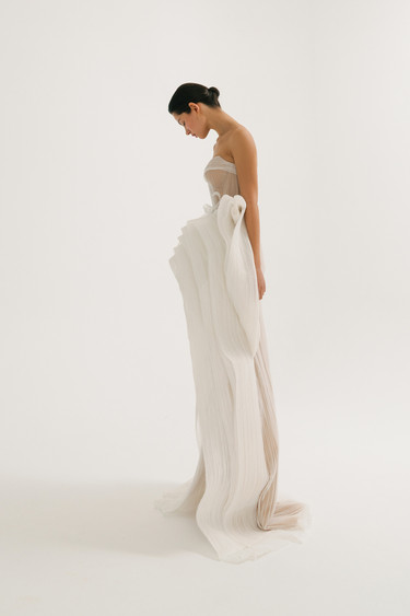 Wedding dresses without sleeves