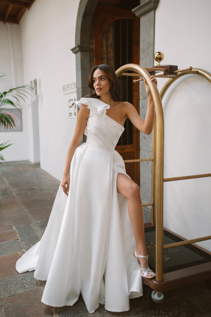 Купить свадебное платье «Вада» Бламмо Биамо из коллекции Вайт Гарден 2024 года в салоне «Мэри Трюфель»