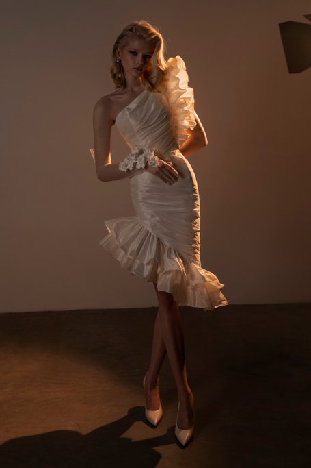Купить свадебное платье Миранда Эйв из коллекции 2023 года в салоне «Мэри Трюфель»