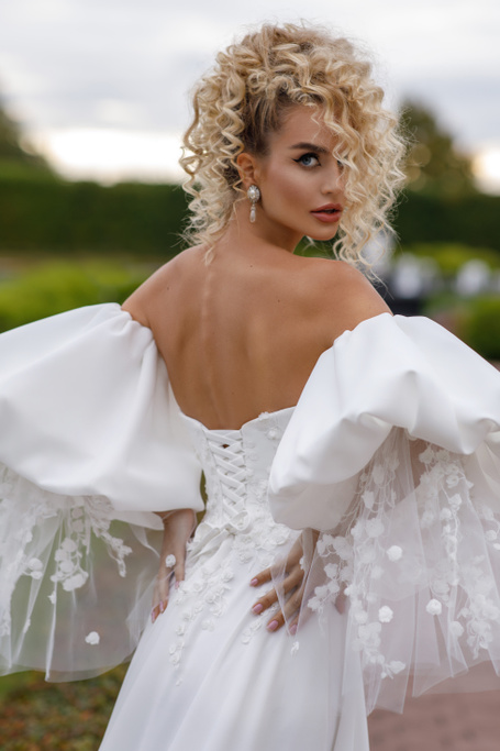Купить свадебное платье «Нарсис» Стрекоза из коллекции Версаль 2022 года в салоне «Мэри Трюфель»