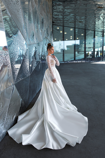 Купить свадебное платье «Осака» Кристал Дизайн из коллекции Дива 2020 в интернет-магазине «Мэри Трюфель»