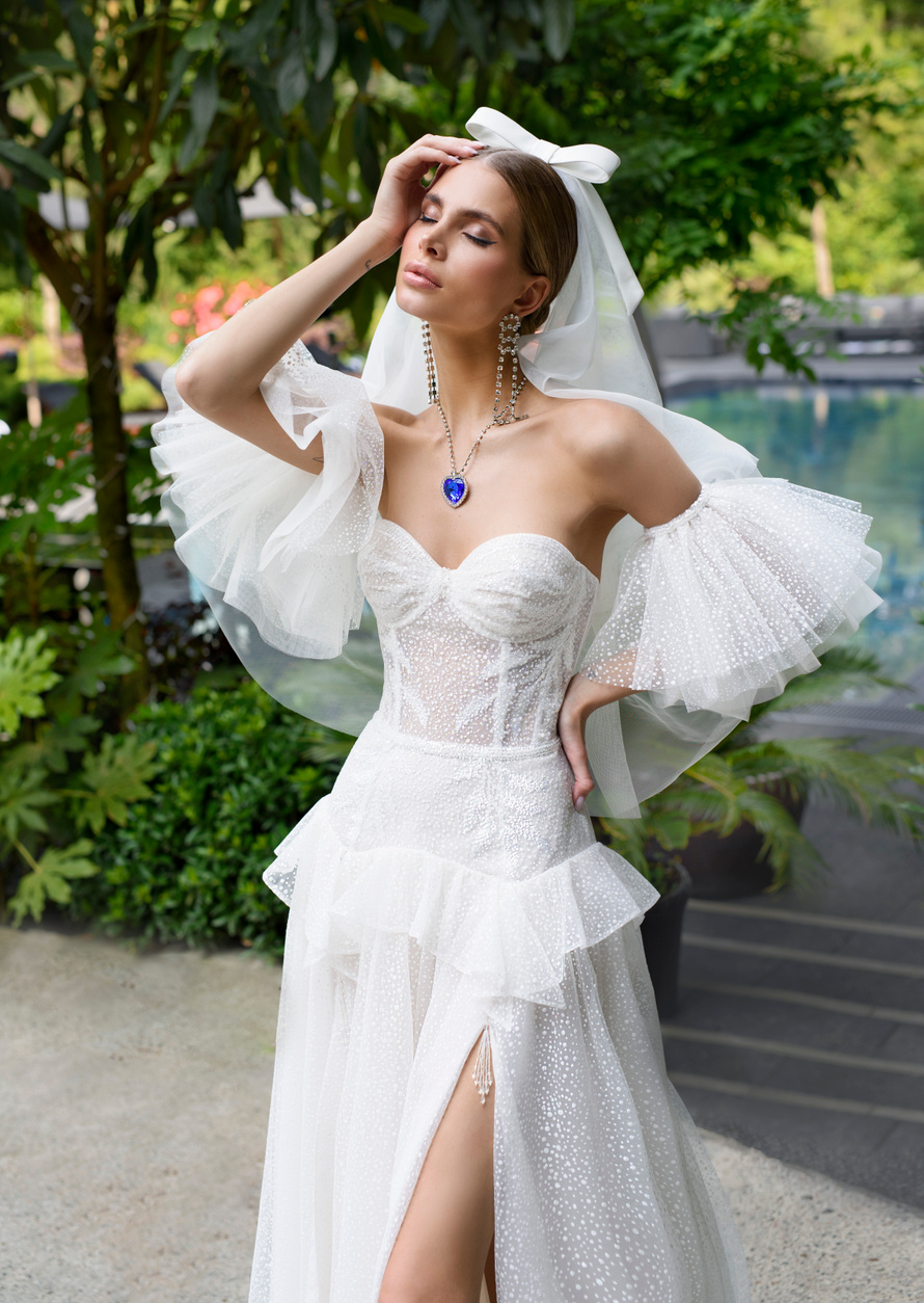 Купить свадебное платье «Ларинмэй» Татьяна Каплун из коллекции Дыхание Времени 2023 года в салоне «Мэри Трюфель»
