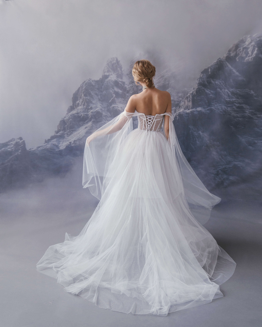Купить свадебное платье «Эсти» Бламмо Биамо из коллекции Сказка 2022 года в салоне «Мэри Трюфель»