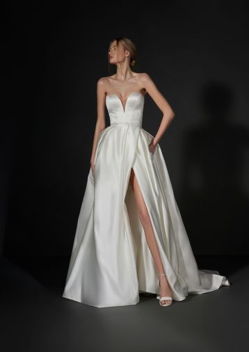 Buy wedding dress «Matis» Vera Wong from the collection of 2025 in the boutique “Mary Trufel”