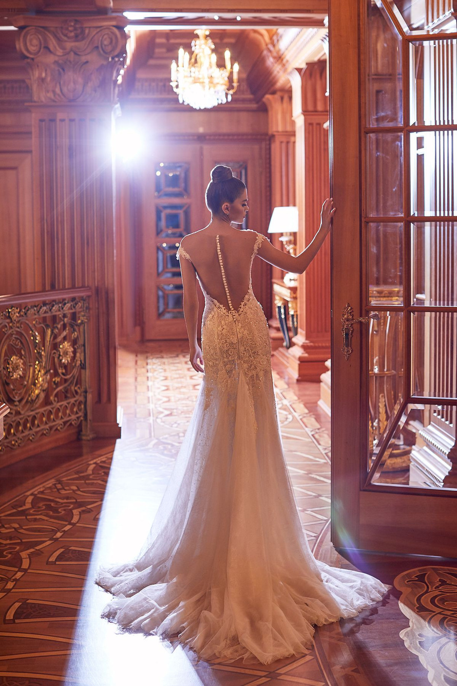 Купить свадебное платье «Софистикейшн» Дарья Карлози из коллекции 2021 года в салоне «Мэри Трюфель»