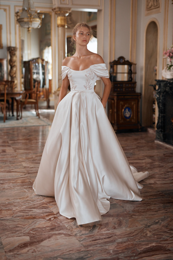 Buy wedding dress «Lotus» Eisen Stein from the collection of 2022 in the boutique “Mary Trufel”