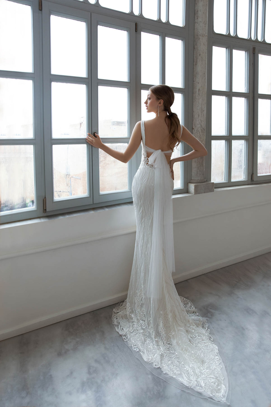 Купить свадебное платье «Мэйджест» Дарья Карлози из коллекции 2021 года в салоне «Мэри Трюфель»