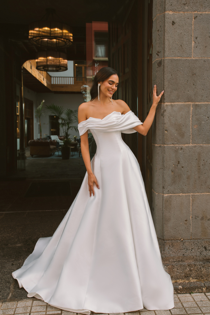 Купить свадебное платье «Валиана» Бламмо Биамо из коллекции Вайт Гарден 2024 года в салоне «Мэри Трюфель»