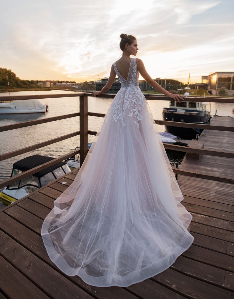 Купить свадебное платье «Лоули» Натальи Романовой из коллекции 2019 в Краснодаре