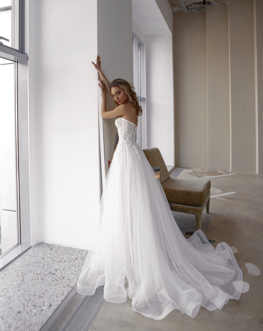 Купить свадебное платье «Монга» Натальи Романовой из коллекции 2021 в салоне «Мэри Трюфель»