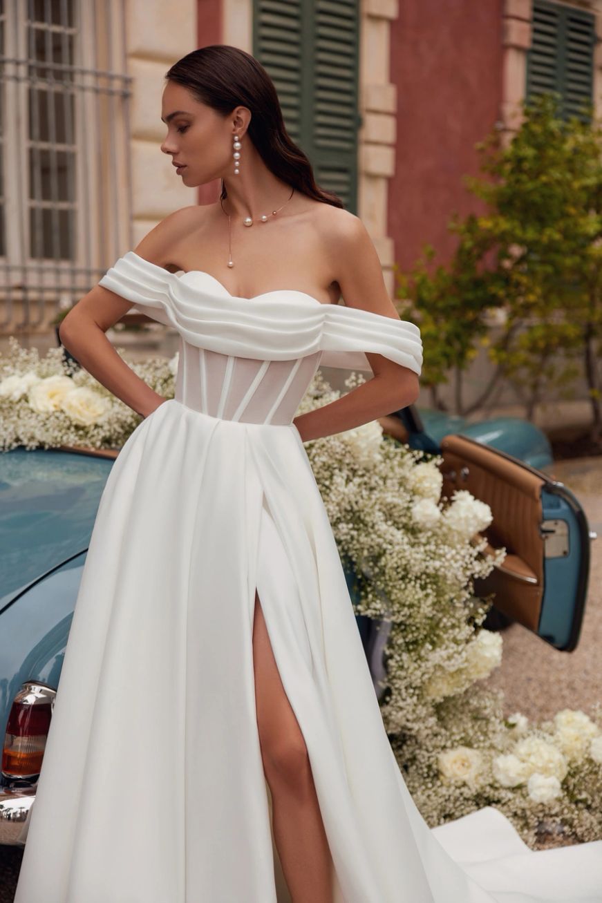 Wedding dresses up to 2 000$