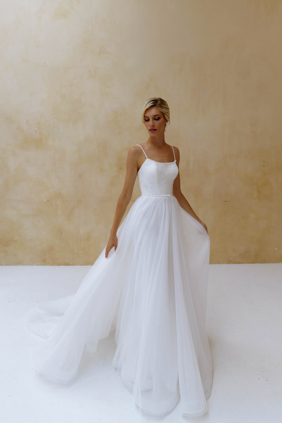 Купить свадебное платье «Линэ» Наталья Романова из коллекции Блаш Бриз 2022 года в салоне «Мэри Трюфель»