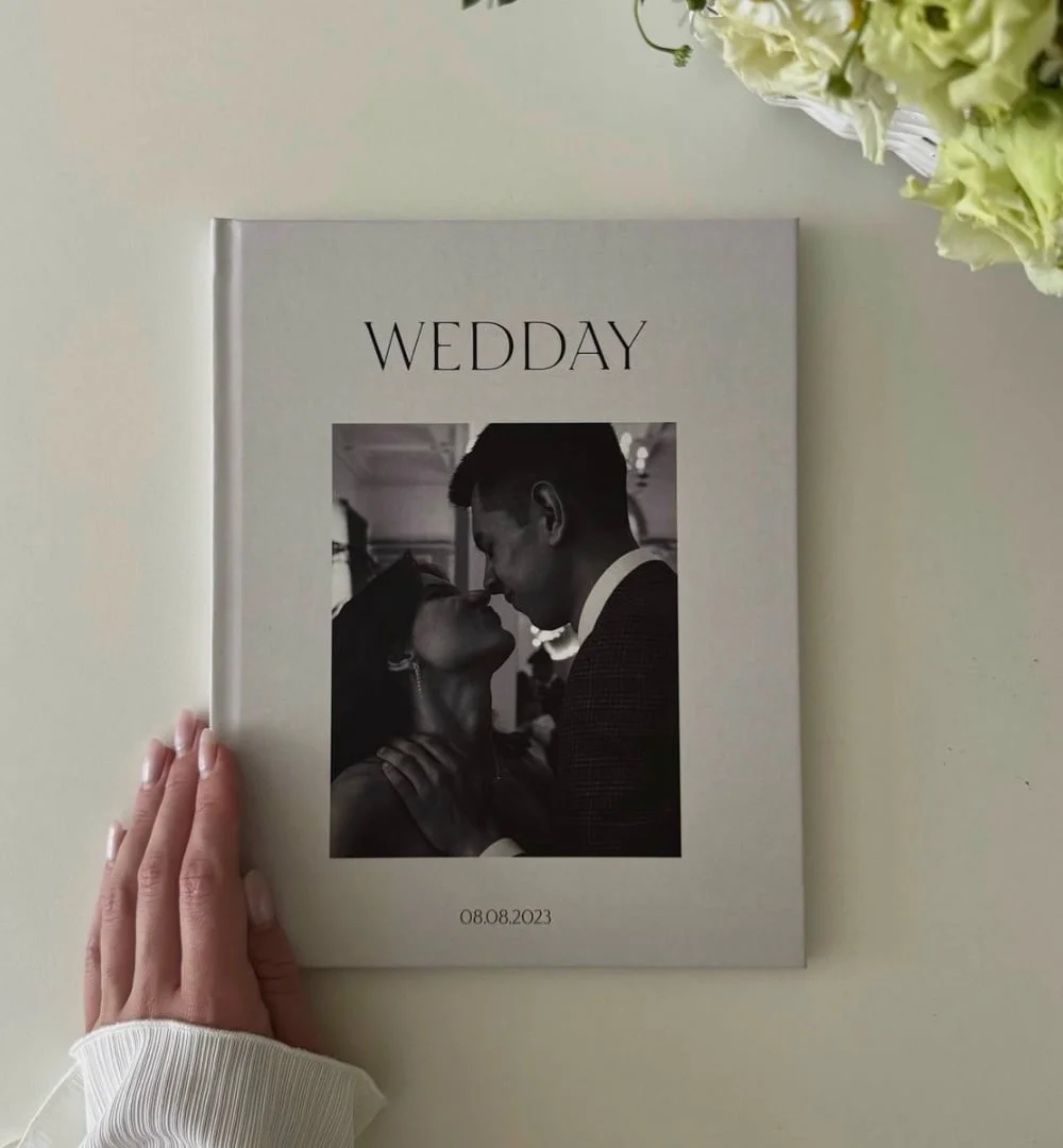 Цифра vs. аналог: как создать семейную традицию хранения памяти без тонны распечатанных фото