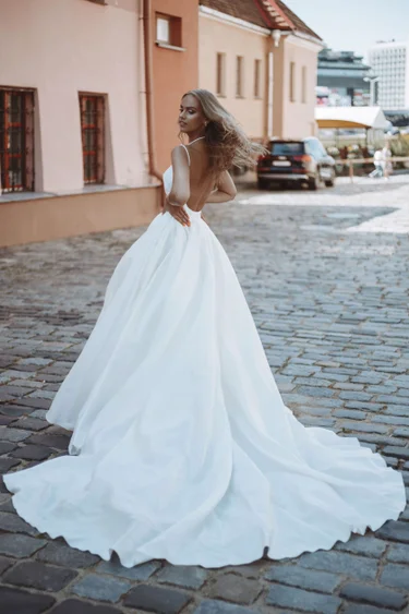 Купить свадебное платье «Грейс» с жемчугом Анже Этуаль из коллекции Леди Перл 2021 года в салоне «Мэри Трюфель» Грейс