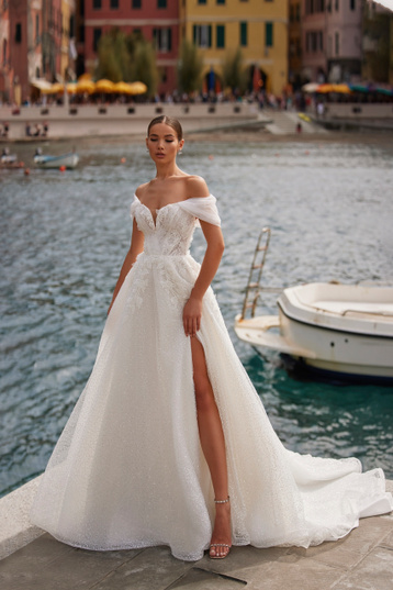 Buy wedding dress «Veronica» Katy Corso from the collection Bridal Couture of 2023 in the boutique “Mary Trufel”