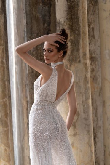Wedding dresses with open back