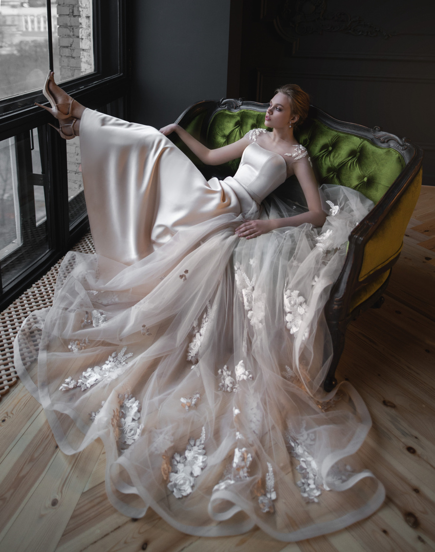 Купить свадебное платье «Энигма» Натальи Романовой из коллекции Пьюр 2018 в салоне свадебных платьев