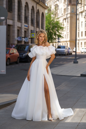 Купить свадебное платье «Габриэль» Сонеста из коллекции 2024 года в салоне «Мэри Трюфель»