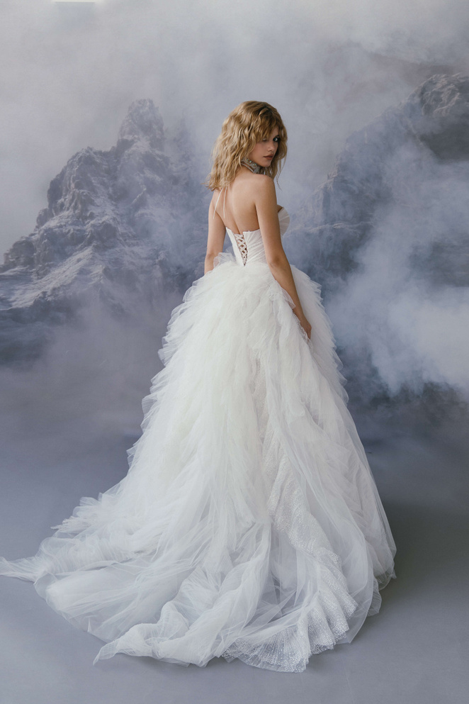 Купить свадебное платье «Паскаль» Бламмо Биамо из коллекции Сказка 2022 года в салоне «Мэри Трюфель»