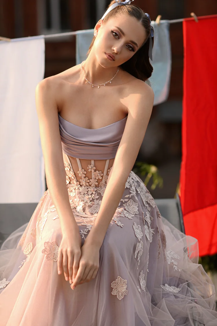 Купить вечернее платье «Бонси» из вечерней коллекции 2025 в салоне «Мэри Трюфель» Бонси