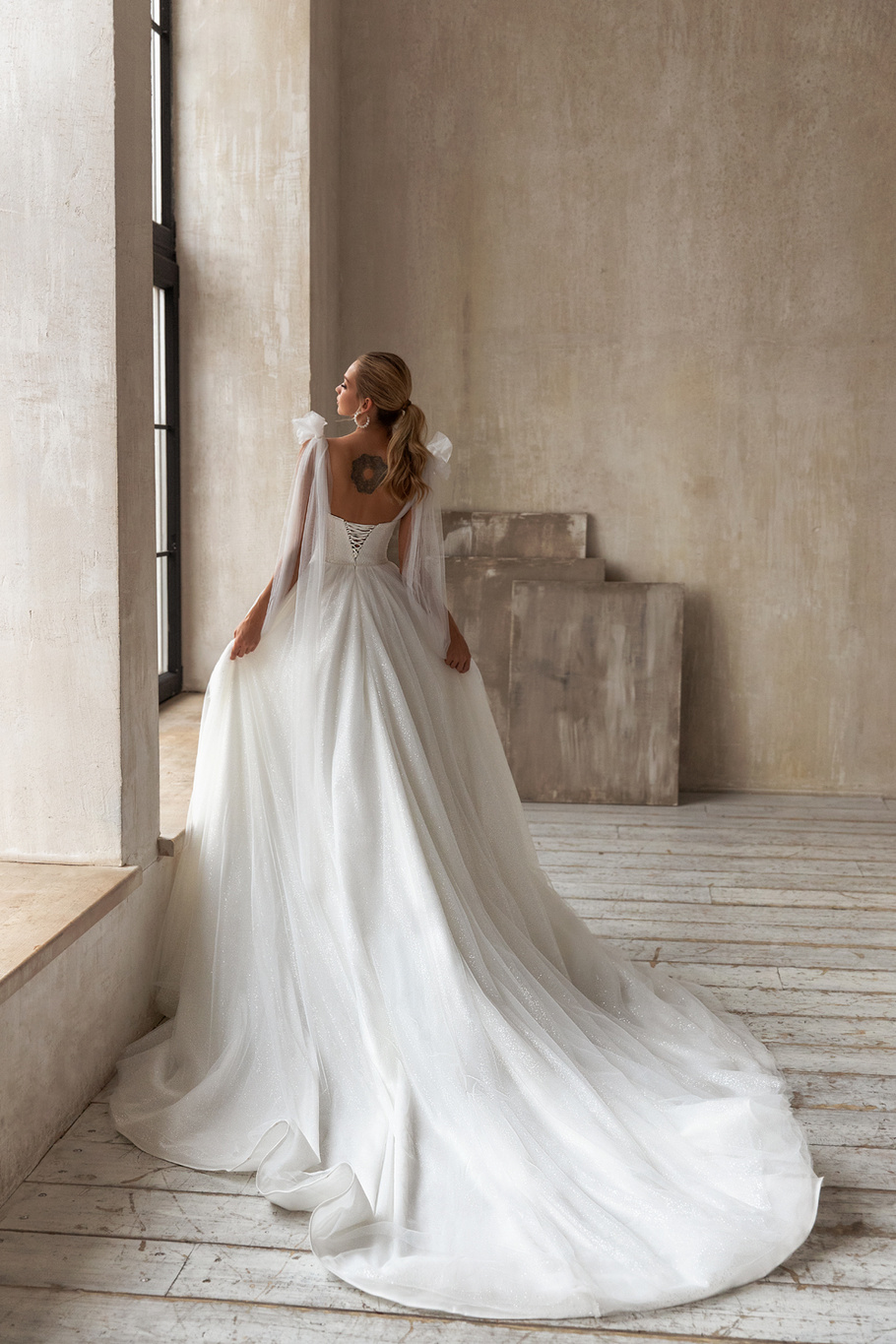 Свадебное платье «Линдси» Евы Лендел — купить в Краснодаре платье Линдси из коллекции "Меньше значит больше"2021
