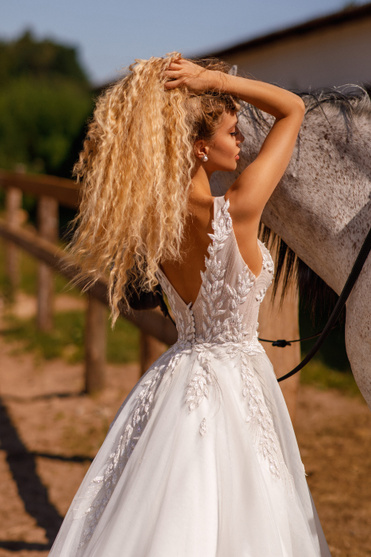 Купить свадебное платье «Калерия» Стрекоза из коллекции Любава 2023 года в салоне «Мэри Трюфель»